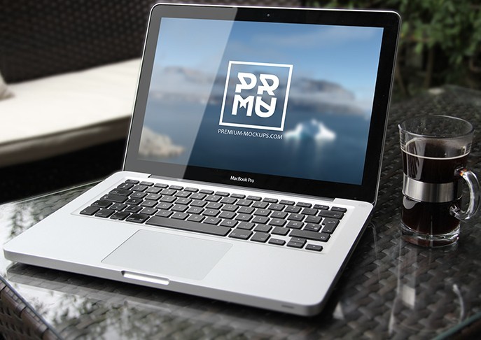 Free PSD Mabook Mockup Download