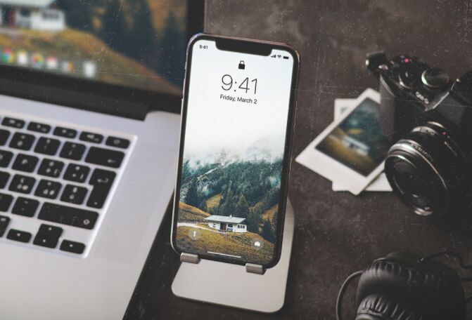 Vintage Style iPhone X Mockup