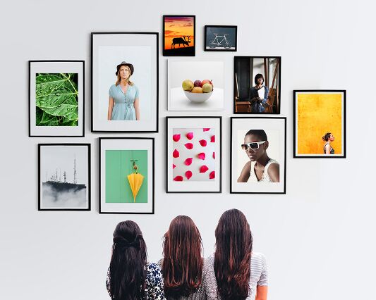 Wall Photo Frames Gallery Mockup PSD