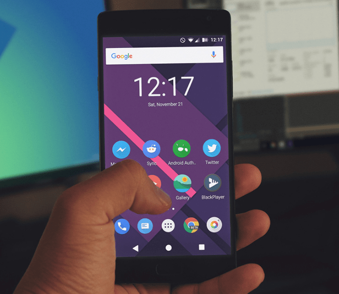 Smartphone Mockup - Free PSD-min